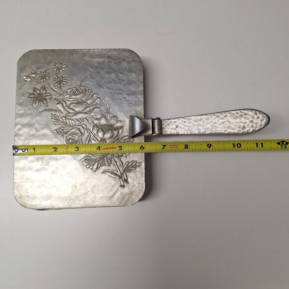 Vintage Hammered Metal Floral Embossed Hinged Lid Dust Pan Crumb Silent Butler - Picture 4 of 9